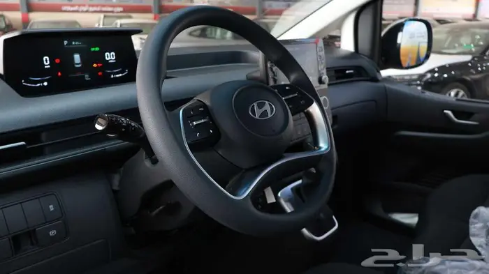 ستاريا بنزين 9 راكب 2026 6