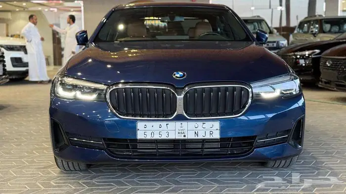 بي ام دبليو الفئة الخامسة 520i 2023 ( كاش و أقساط ) 0