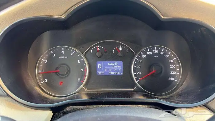 كيا كارينز 2000سي سي موديل 2015 بسعر 25 الف 2