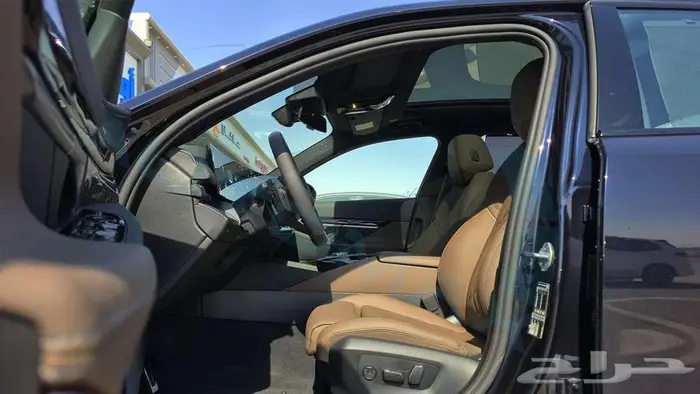 2026 BMW 5-SERIES 520i M MILD-HYBRID GCC 0Km ضمان الوكيل 7