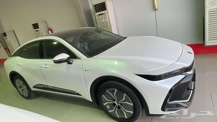 وارد اليحيى كراون برستيج 2.5 لتر هجين رادار جلد اسود 2026 4