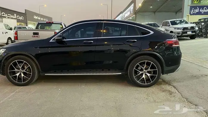 مرسيدس GLC200 موديل 2022- معرض خلف للسيارات 4