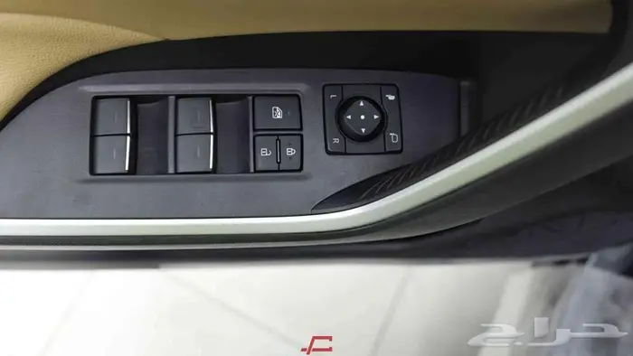 تتوفر فئات تويوتا راف فور 2025 اصفار للنقد والبنك باقل ربح 5