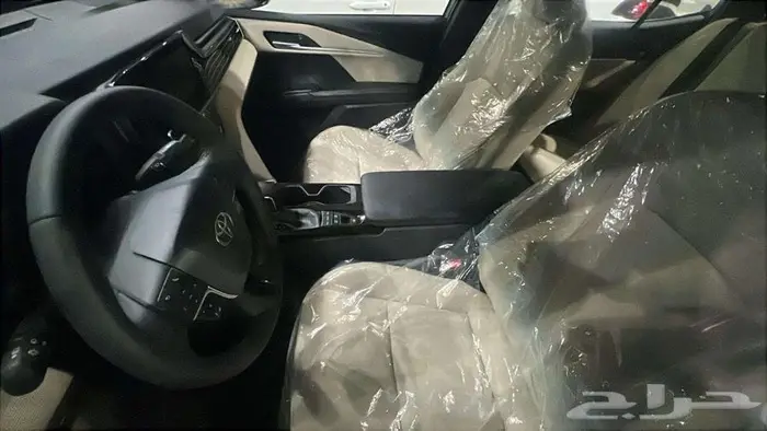 تويوتا كامرى LE هايبرد موديل 2025 4