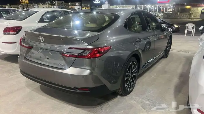 تويوتا كامرى LE هايبرد موديل 2025 3