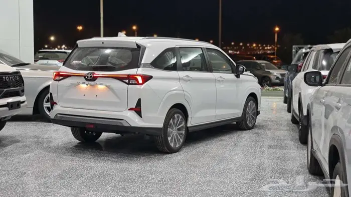 تويوتا فيلوز 2025 GLX سعودي 1