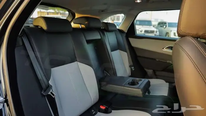 2025 لاند روفر رينج روفر فيلار P250 DYNAMIC SE اصفار 12