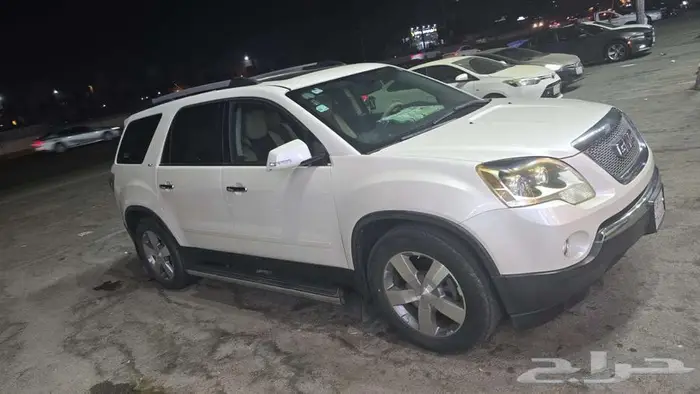 GMC ACADIA مخزن ممشى 98 ألف فقط 1
