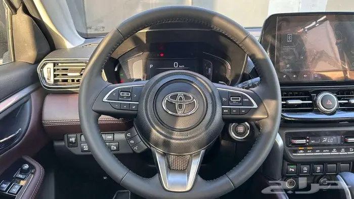 تويوتا اوربان كروزر GLX 2026 لدى شركة عبدالمجيد الخضر 7