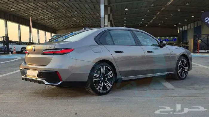 بي ام دبليو 735i M 2026 خليجي اصفار مع ضمان الوكيل 7