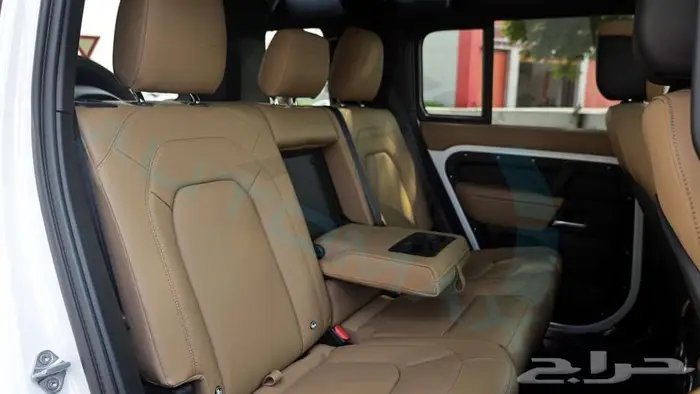 2025 Land Rover Defender 110 X-Dynamic SE P400e مع ضمان 16