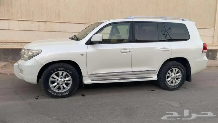 جيب لاندكروزر GXR ممشى قليل وبدي نظيف 1