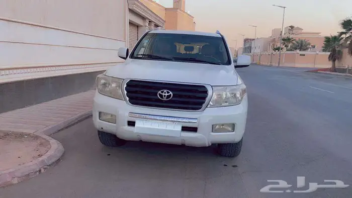 جيب لاندكروزر GXR ممشى قليل وبدي نظيف 3