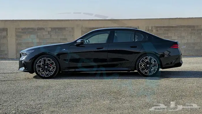 2026 BMW 5-SERIES 520i M MILD-HYBRID GCC 0Km ضمان الوكيل 30