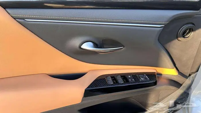 لكزس ES 250 AA 2025 لدى شركة عبدالمجيد الخضر 14