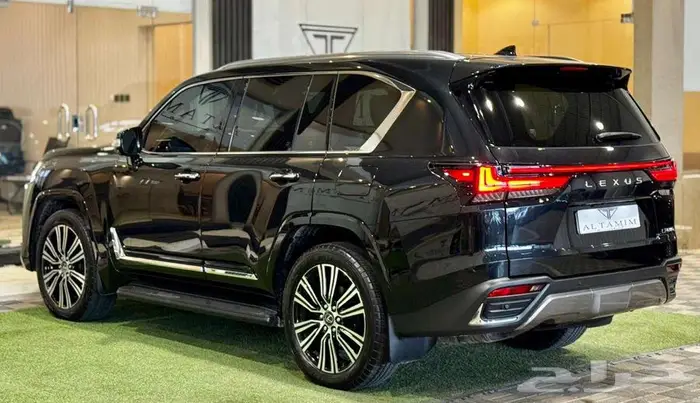 جيب لكزس LX600 2024 ماشي 3800 كم فقط 4