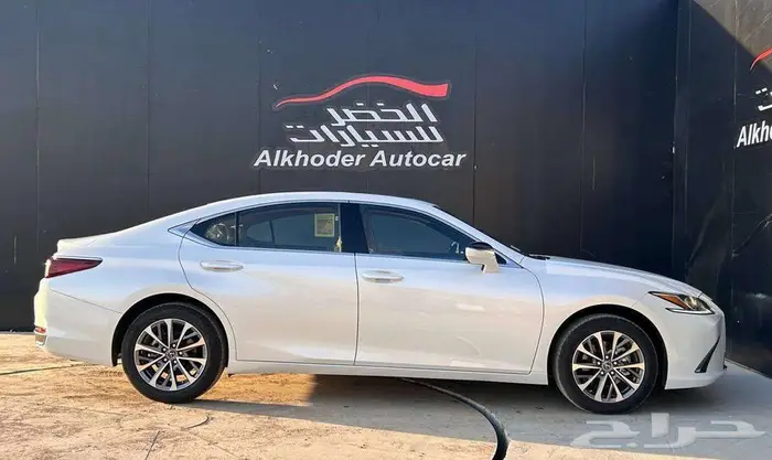 لكزس ES 250 AA 2025 لدى شركة عبدالمجيد الخضر 3