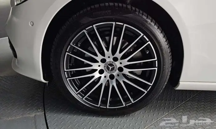 مرسيدس C200 2024 - وارد كوريا 5