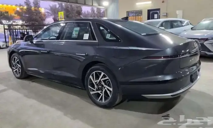 هيونداى ازيرا بريميوم 2025-وارد المجدوعى 11