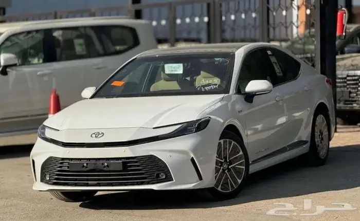 تويوتا كامري LE هايبرد 2025 0