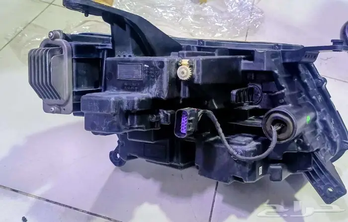 شمعة MG RX8 يسار اصلي مستعمل 2022 3