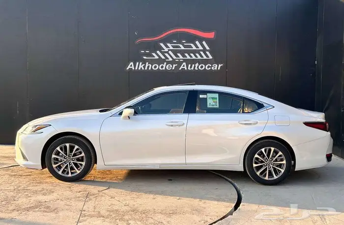 لكزس ES 250 AA 2025 لدى شركة عبدالمجيد الخضر 2