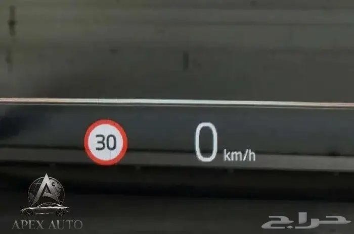 BMW 520I Mkit Sport 2025 داخلي كريستال 16