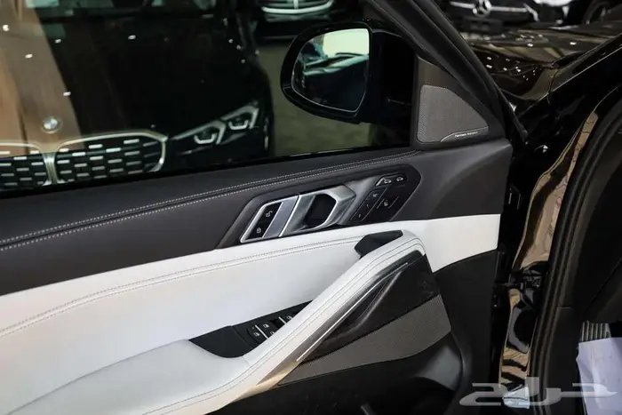 بي ام دبليو X6 xdrive 40 موديل 2025 عداد 34 الف كم 14