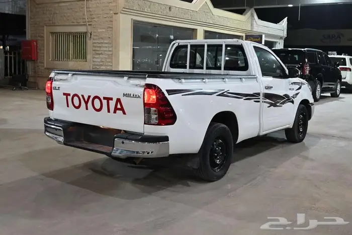 تويوتا هايلوكس 2022 بنزين غمارة GLX فل سعودي 5