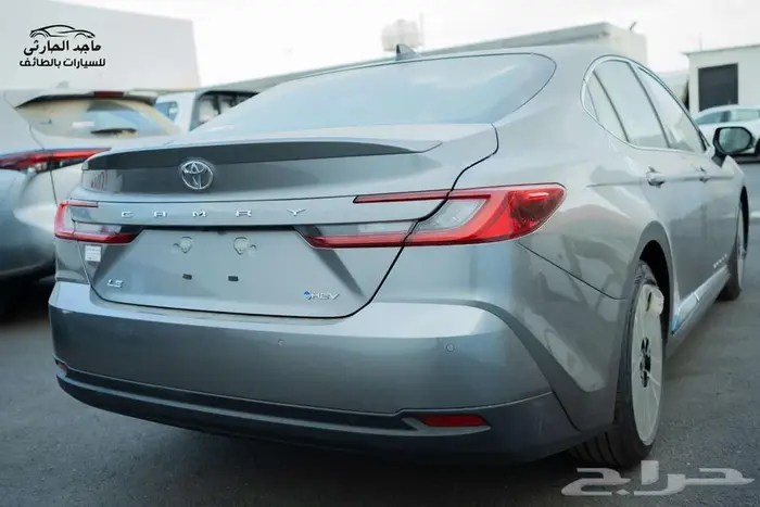 تويوتا كامري LE هايبرد 2025 ب 120.200(شامل الضريبة) 8
