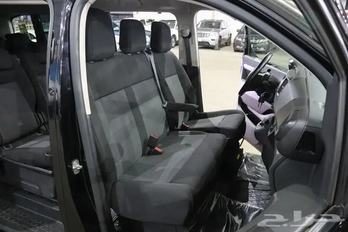 بيجو ترافلر 2021 12