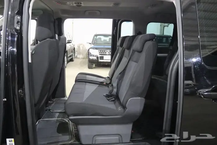 بيجو ترافلر 2021 14