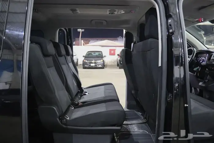 بيجو ترافلر 2021 11