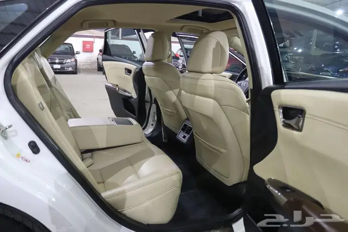 تويوتا افالون 2017 فل كامل ليميتد 12