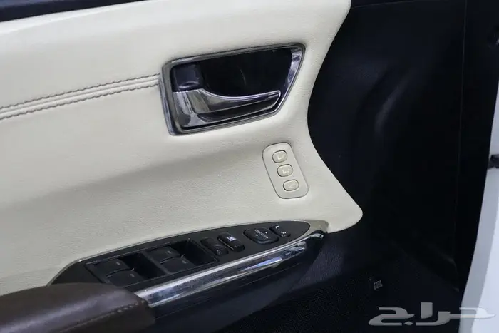 تويوتا افالون 2017 فل كامل ليميتد 23