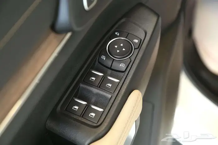 فورد ايفرست ليمتد 2025 مزايا أمان وثبات عالي لرحلاتك الطويلة 8