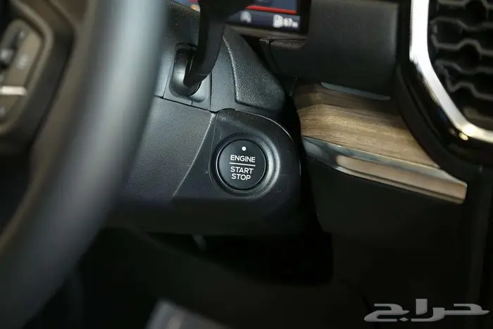 فورد ايفرست ليمتد 2025 مزايا أمان وثبات عالي لرحلاتك الطويلة 14