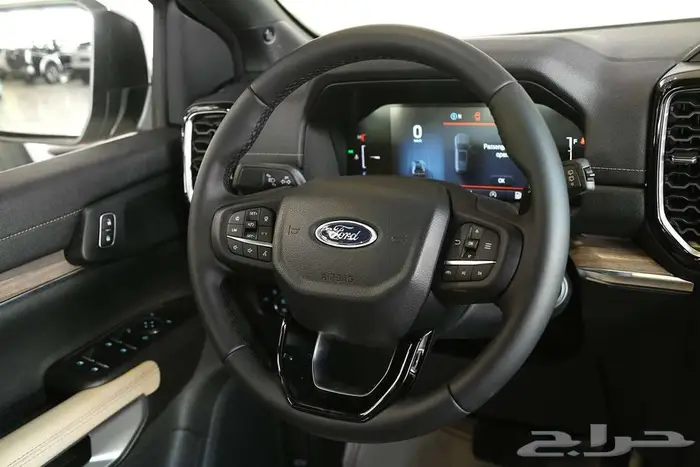 فورد ايفرست ليمتد 2025 مزايا أمان وثبات عالي لرحلاتك الطويلة 15