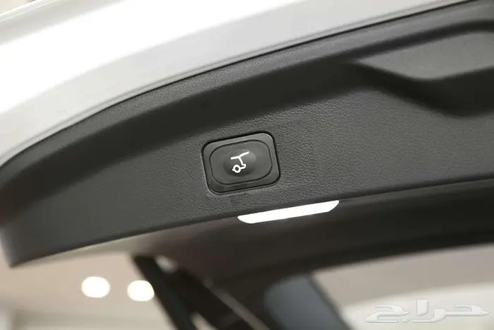 فورد ايفرست ليمتد 2025 مزايا أمان وثبات عالي لرحلاتك الطويلة 20