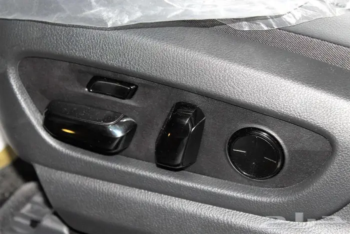 لكزس - ES 300 - HH - هايبرد - فل كامل - خليجي - 2025 17