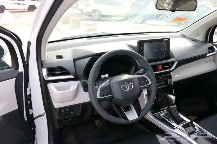 تويوتا فيلوز 2025 كاش وبنوك 12