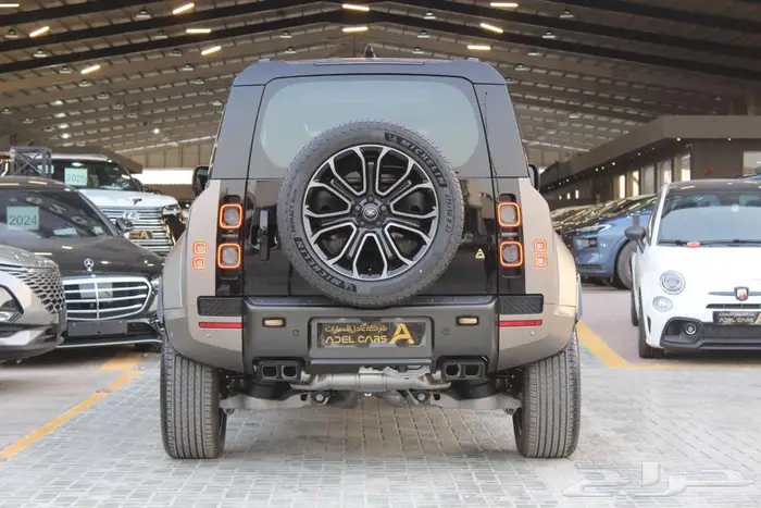 Land Rover Defender OCTA 2025 أقوى وأفخم ديفندر في التاريخ 4