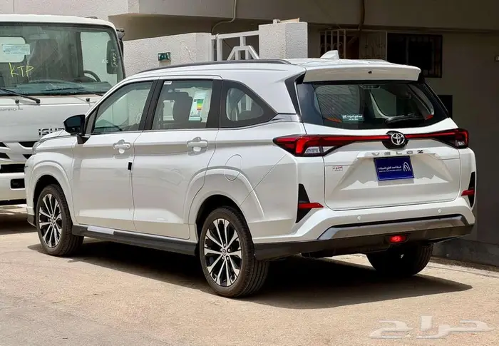 تويوتا فيلوز GLX 2025 بالنقد والتقسيط 4