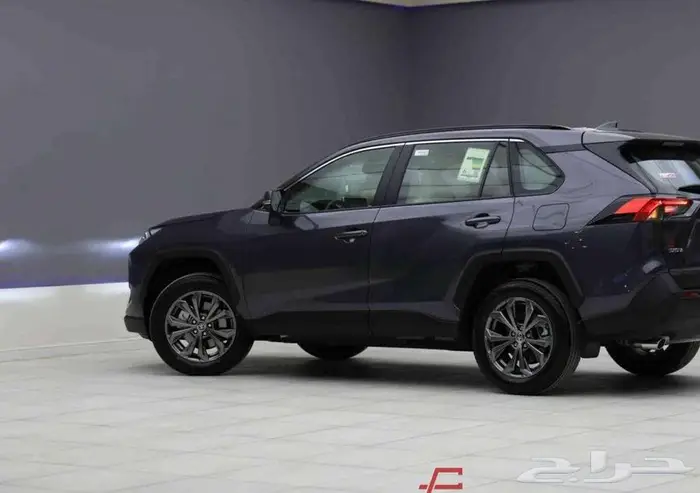 تتوفر فئات تويوتا راف فور 2025 اصفار للنقد والبنك باقل ربح 9