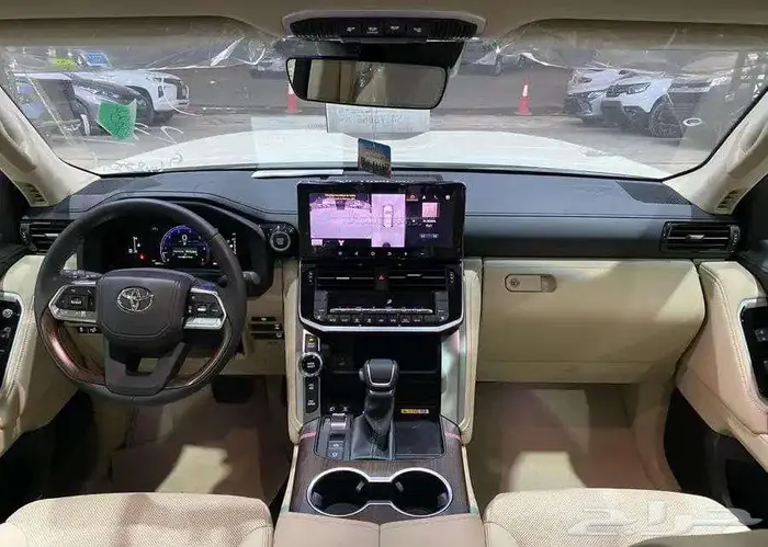 تتوفر فئات لاندكروزر2025 اصفار لمبيعات البنك باقل ربح0.35 0