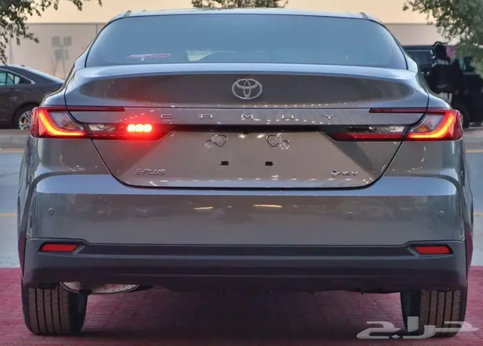 تويوتا كامري E-PLUS هايبرد 2025 اقل سعر 8