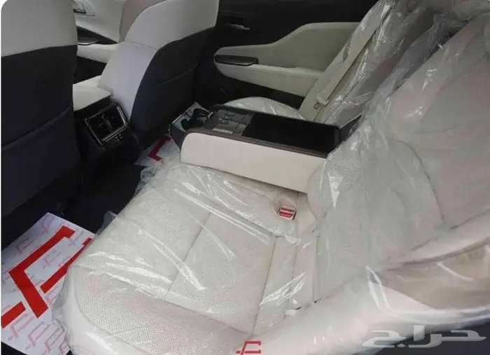 تتوفر فئات تويوتا كراون اصفار لمبيعات النقد والبنوك باقل ربح 15