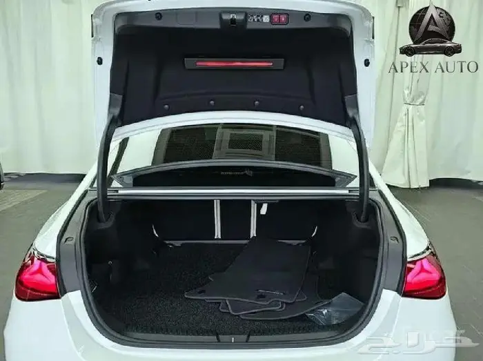 مرسيدس بنز E300 2024 4MATIC 18