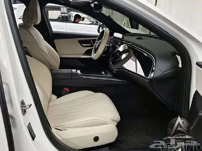 مرسيدس بنز E300 2024 4MATIC 11