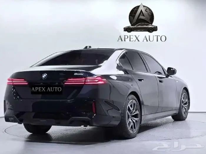 BMW 520I Mkit Sport 2025 داخلي كريستال 2